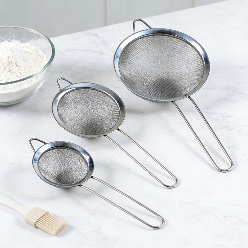 Lavish Kitchen Isle premium stainless steel kitchen strainers, 3-piece fine mesh set for draining and sieving tasks in the kitchen.