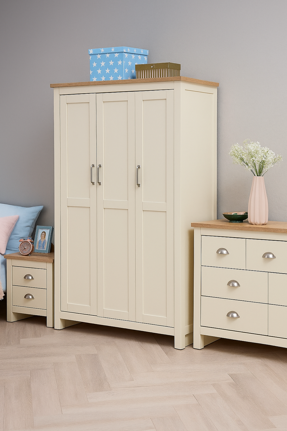 Ite 3 Piece Bedroom Set 3 Door Wardrobe, 3+4 Chest of Drawers, 2 Drawer Bedside Table - Cream and Oak Effect