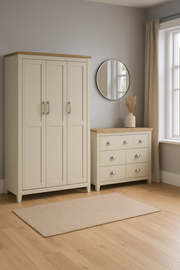 Lavish Kitchen Isle Ite 2-piece bedroom set with cream and oak effect, includes a 3-door wardrobe and 3+4 chest of drawers.