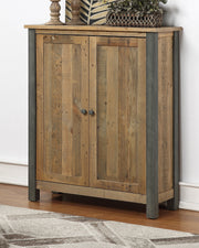 Baumhaus Urban Elegance reclaimed large shoe storage cupboard with wooden doors and spacious interior for organizing footwear.