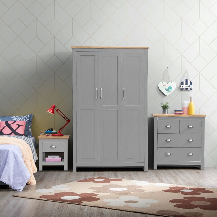 3 PIECE BEDROOM SET (3 DOOR WARDROBE, 2+2 CHEST, 1 DRAWER BEDSIDE)